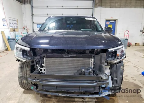 2024 Volkswagen Atlas Cross Sport Sel z USA, uszkodzony, nr VIN 1V2BE2CA7RC252428